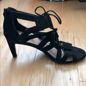 Black Suede Tahari Heels With Tassel Ties SZ8